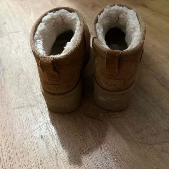 UGG Brown Ankle PLATFORM Boots - Picture 3 of 5